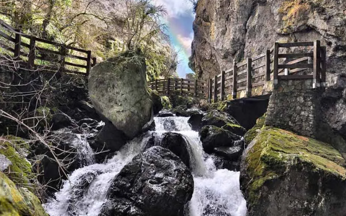 Grotte di Val de Varri